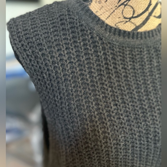 POL Slate Grey Open Knit Scoop Neck Sleeveless Hi-Lo  Sweater Size Large - Picture 12 of 14